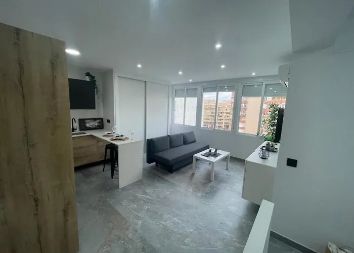 Julia Urban Τορρεμολίνος